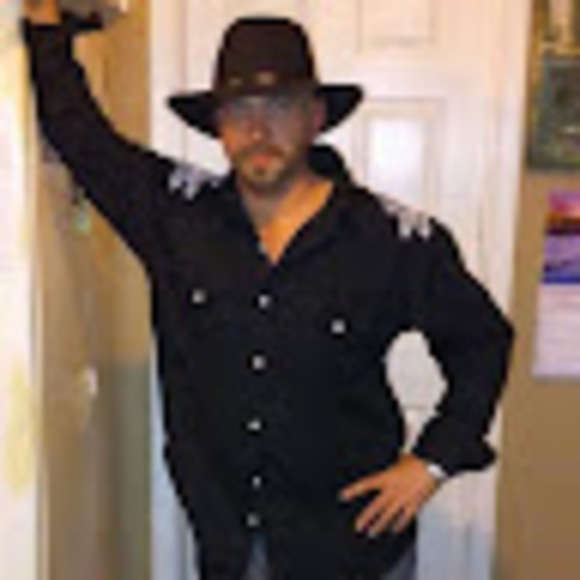 Meet your Posher, Chad - Picture 1 of 1